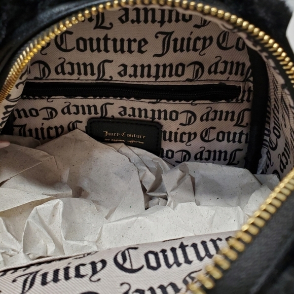 ❎️‼️SALE‼️❎️ 🖤Juicy Couture, let's get cozy black Furry Liquorice Backpack 🖤 - Picture 5 of 10